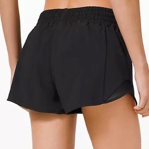 Lululemon Hotty Hot Shorts 2.5” Size 8